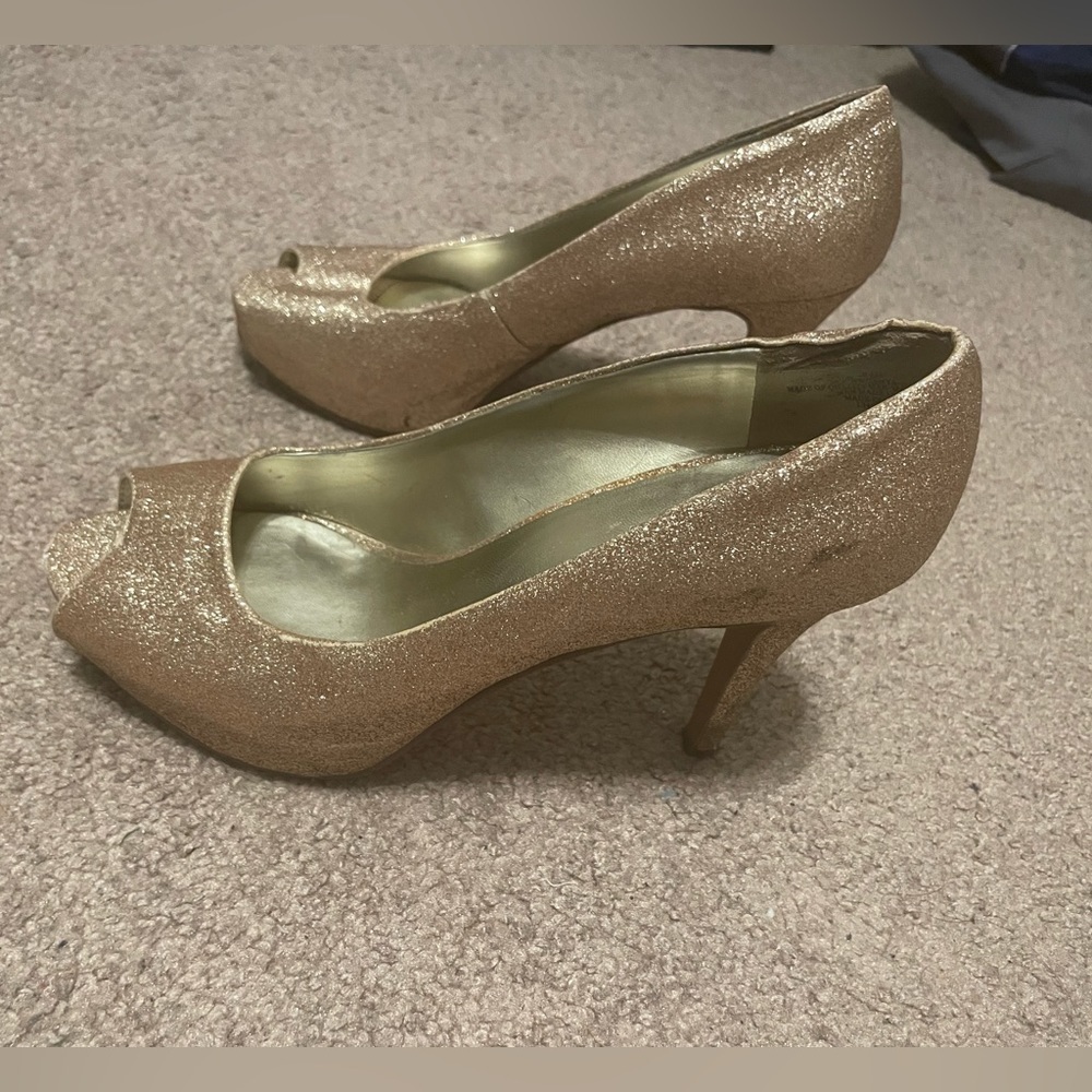 Nine West gold sparkly peep toe heels‎ size 8.5